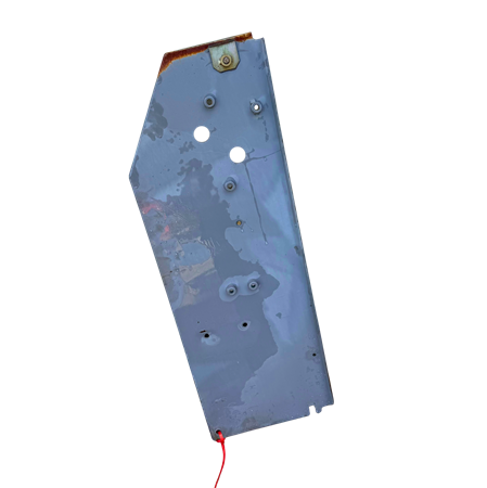 Plåt framför hydraultank